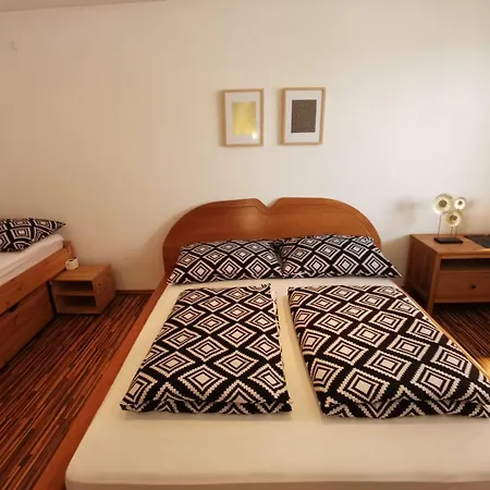 Flataid Quergasse - Beim Bahnhof *